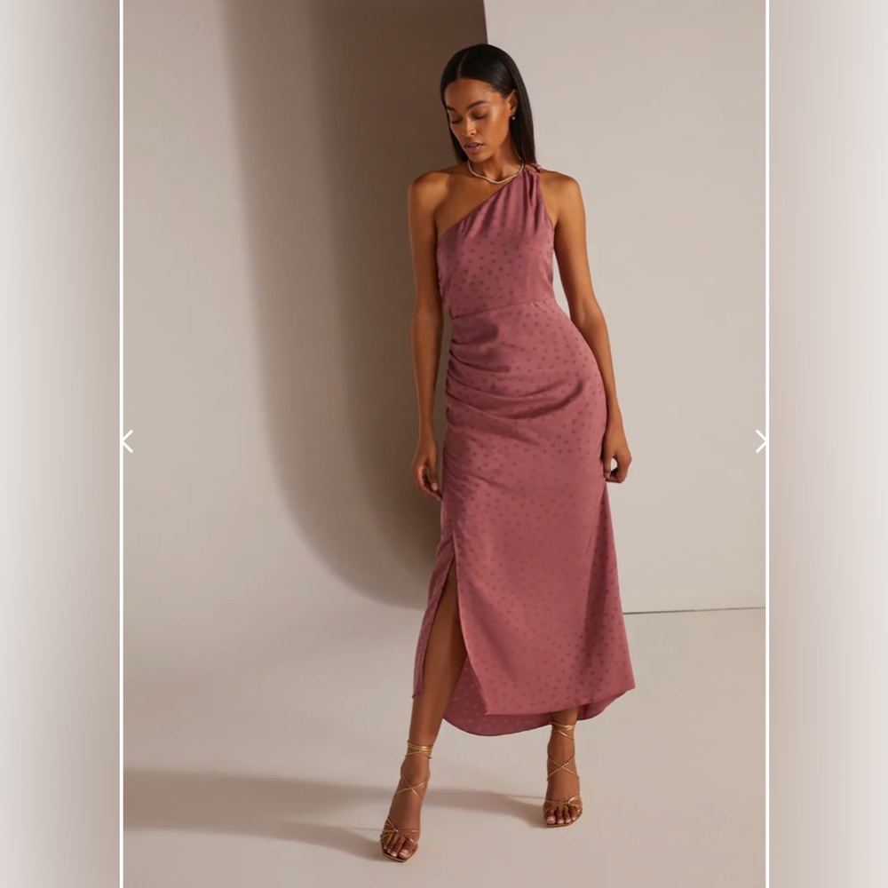 Favorite Daughter - Singles Table Dress